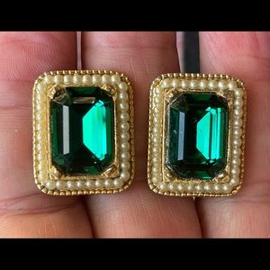 Signed Coro VTG screw back earrings